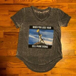 Lion King When You Lose Your Signal cell phone gray graphic tee shirt small